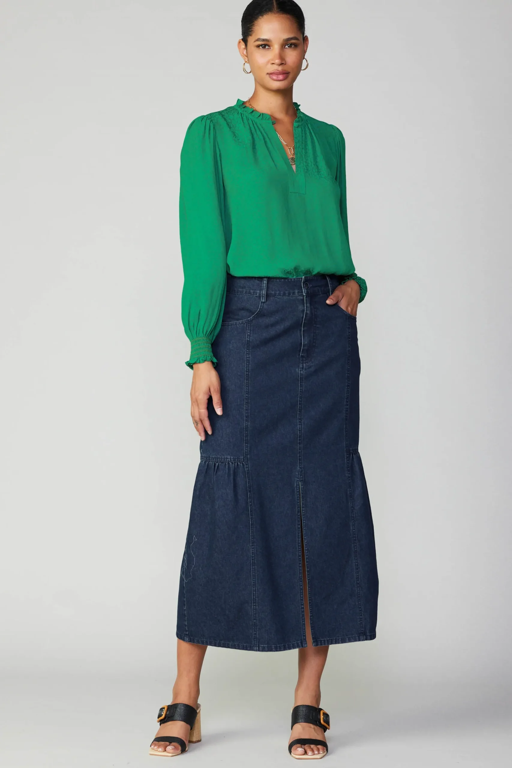 Current Air Long Sleeve Tops-Jacquard Ruffled Neck Blouse GREEN