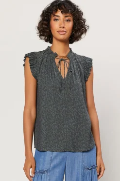 Current Air Sleeveless Tops | Short Sleeve Tops-Margot Jacquard Pleated Sleeve Blouse DARKOLIVE